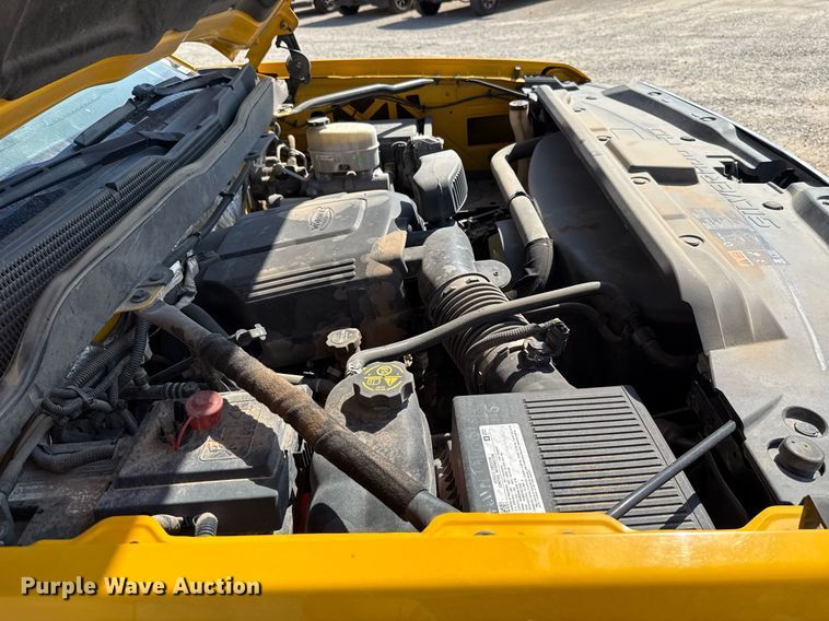 image for item EJ4772 2017 Chevrolet Silverado 3500HD utility bed pickup truck