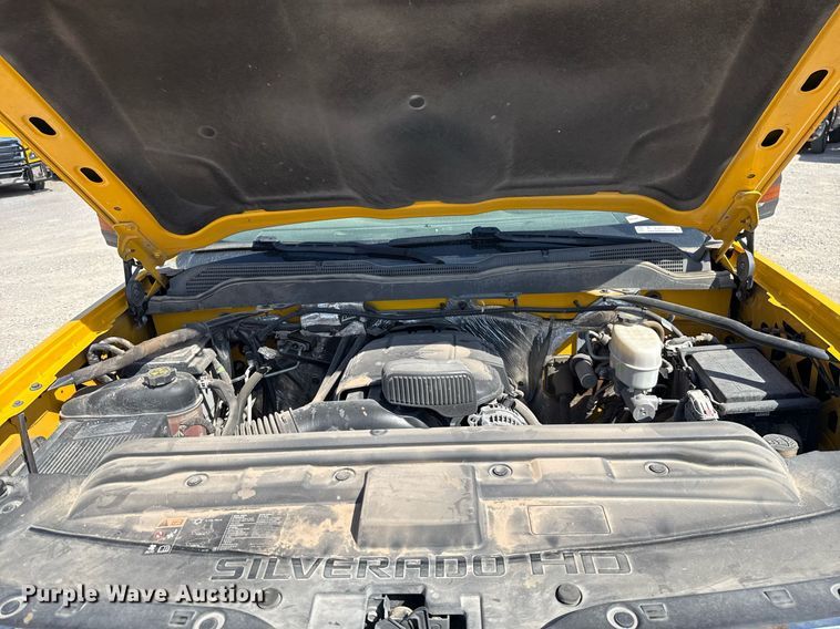 image for item EJ4772 2017 Chevrolet Silverado 3500HD utility bed pickup truck