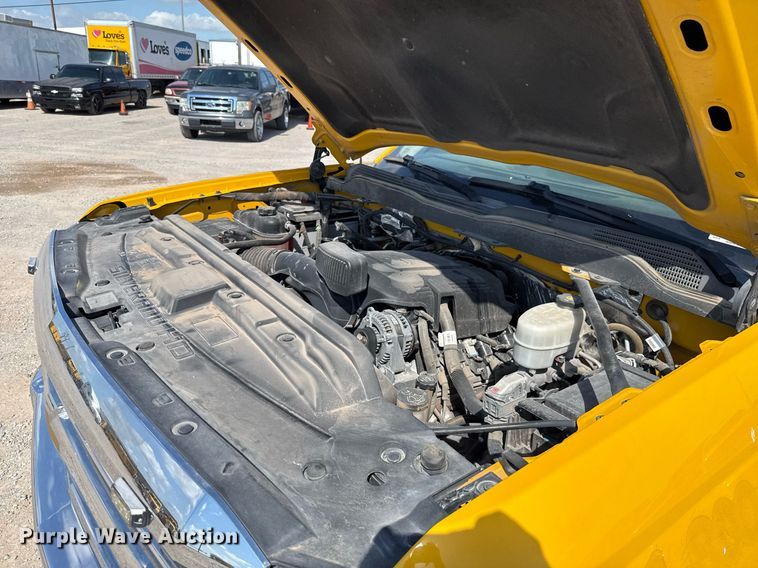 image for item EJ4772 2017 Chevrolet Silverado 3500HD utility bed pickup truck