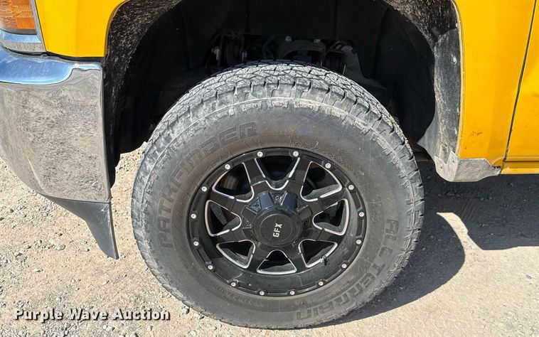 image for item EJ4772 2017 Chevrolet Silverado 3500HD utility bed pickup truck