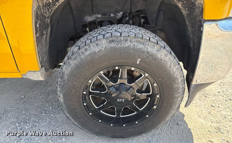 image for item EJ4772 2017 Chevrolet Silverado 3500HD utility bed pickup truck