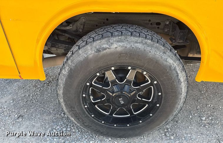 image for item EJ4772 2017 Chevrolet Silverado 3500HD utility bed pickup truck