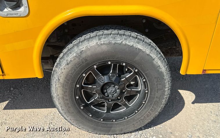 image for item EJ4772 2017 Chevrolet Silverado 3500HD utility bed pickup truck