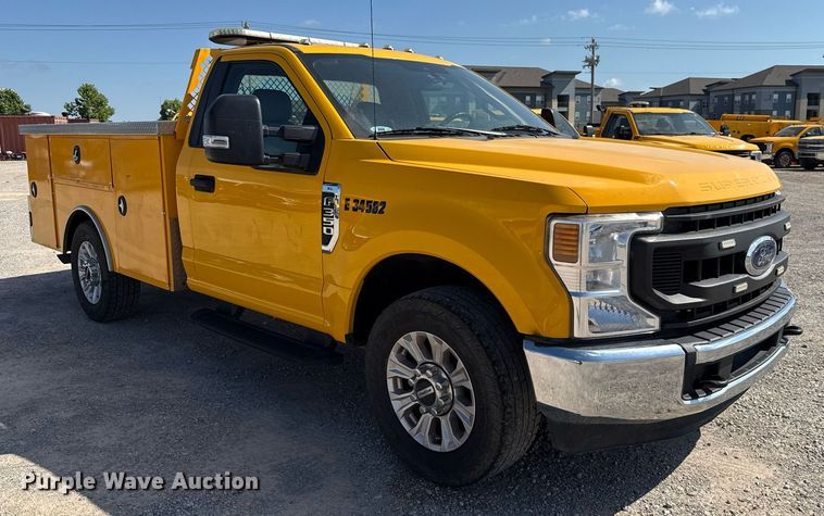 image for item EJ4773 2020 Ford F350 Super Duty utility bed pickup truck