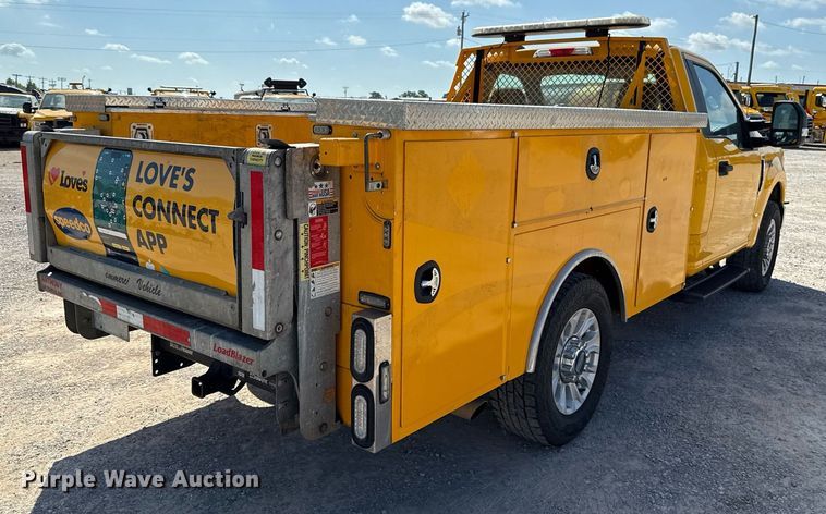 image for item EJ4773 2020 Ford F350 Super Duty utility bed pickup truck