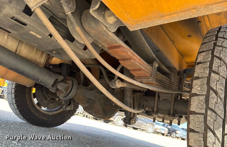 image for item EJ4773 2020 Ford F350 Super Duty utility bed pickup truck