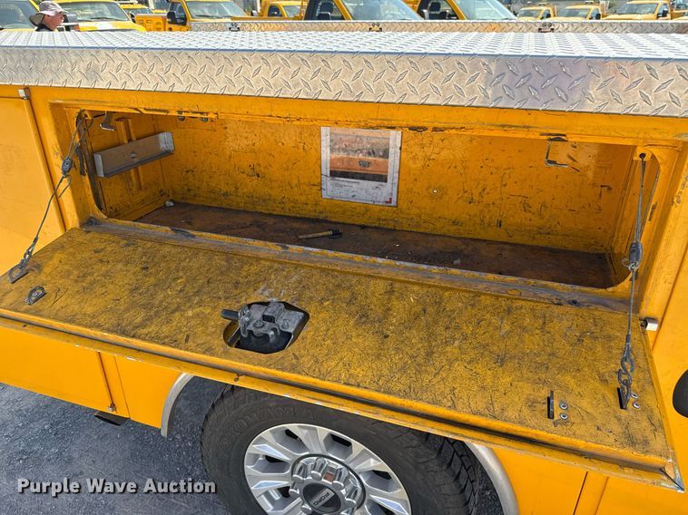 image for item EJ4773 2020 Ford F350 Super Duty utility bed pickup truck