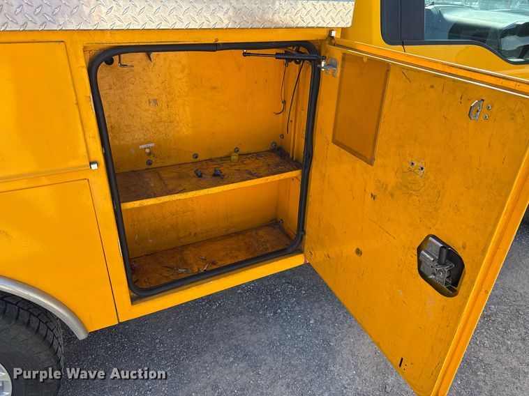 image for item EJ4773 2020 Ford F350 Super Duty utility bed pickup truck