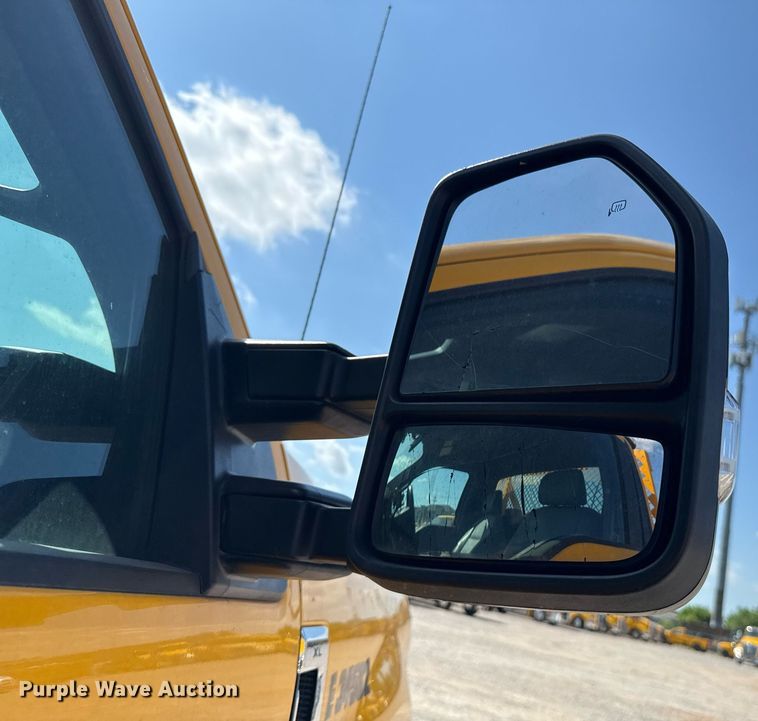 image for item EJ4773 2020 Ford F350 Super Duty utility bed pickup truck