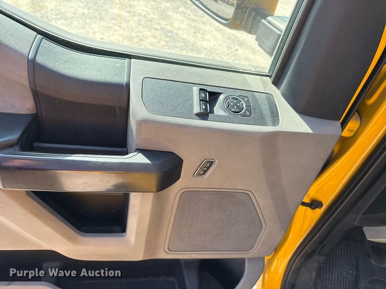 image for item EJ4773 2020 Ford F350 Super Duty utility bed pickup truck