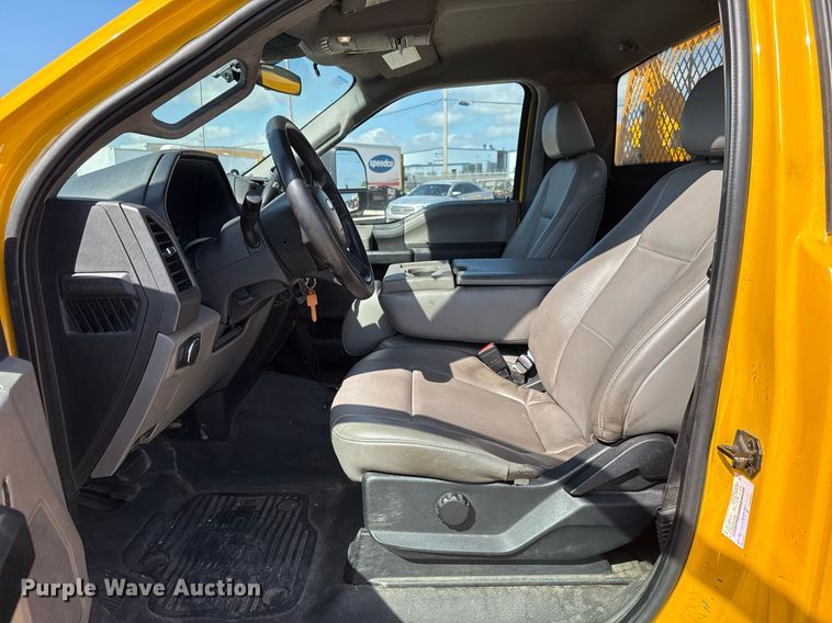 image for item EJ4773 2020 Ford F350 Super Duty utility bed pickup truck