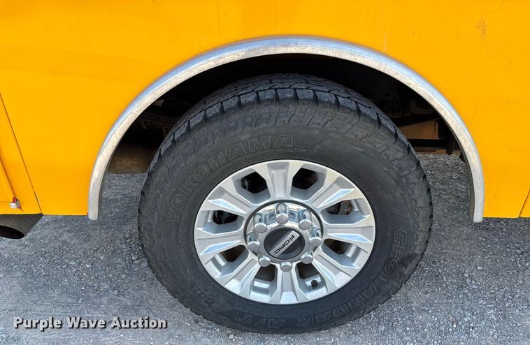 image for item EJ4773 2020 Ford F350 Super Duty utility bed pickup truck