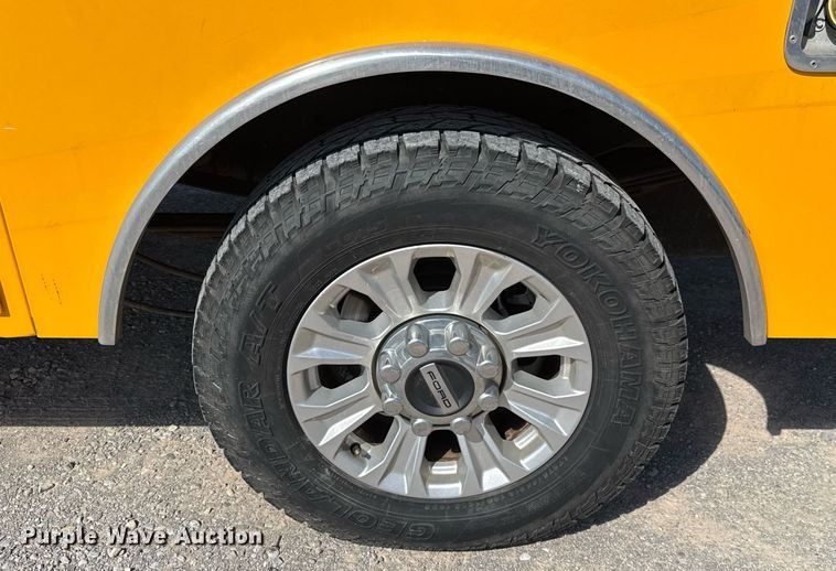 image for item EJ4773 2020 Ford F350 Super Duty utility bed pickup truck