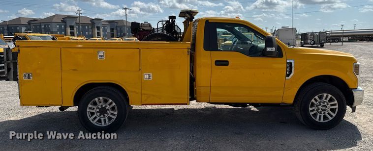 image for item EJ4774 2019 Ford F350 Super Duty utility bed pickup truck