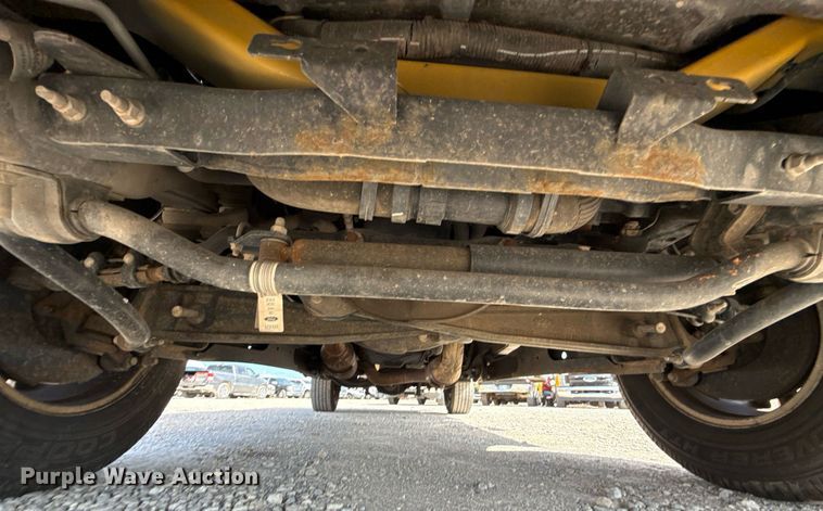 image for item EJ4774 2019 Ford F350 Super Duty utility bed pickup truck