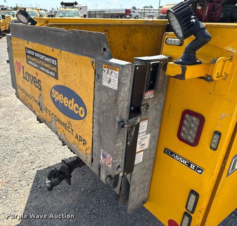 image for item EJ4774 2019 Ford F350 Super Duty utility bed pickup truck