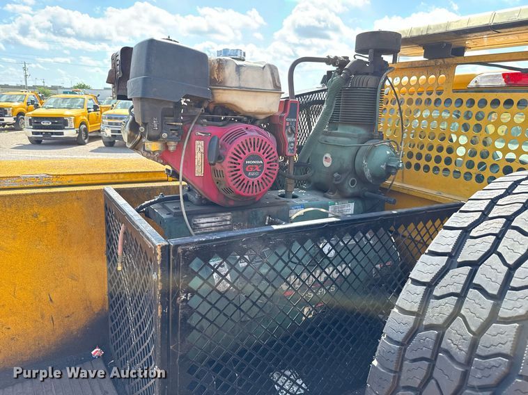 image for item EJ4774 2019 Ford F350 Super Duty utility bed pickup truck