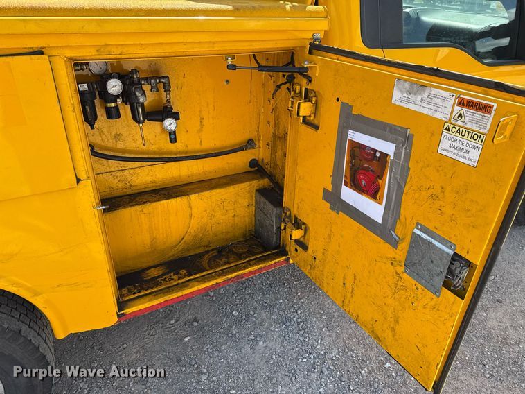 image for item EJ4774 2019 Ford F350 Super Duty utility bed pickup truck