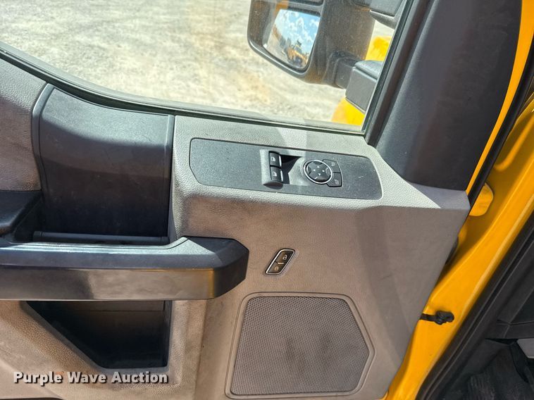 image for item EJ4774 2019 Ford F350 Super Duty utility bed pickup truck