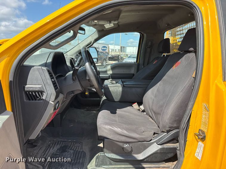 image for item EJ4774 2019 Ford F350 Super Duty utility bed pickup truck