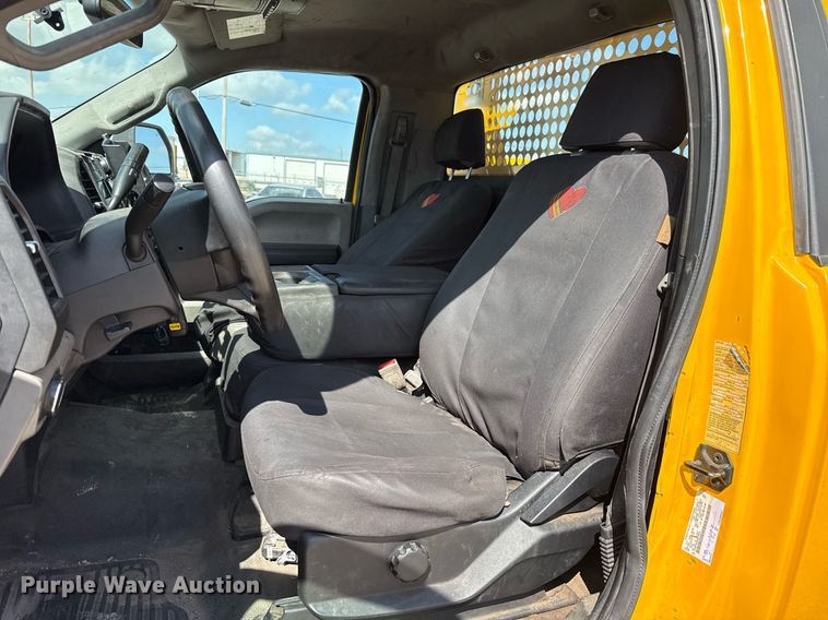 image for item EJ4774 2019 Ford F350 Super Duty utility bed pickup truck