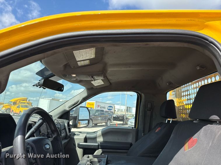 image for item EJ4774 2019 Ford F350 Super Duty utility bed pickup truck