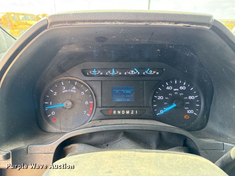 image for item EJ4774 2019 Ford F350 Super Duty utility bed pickup truck