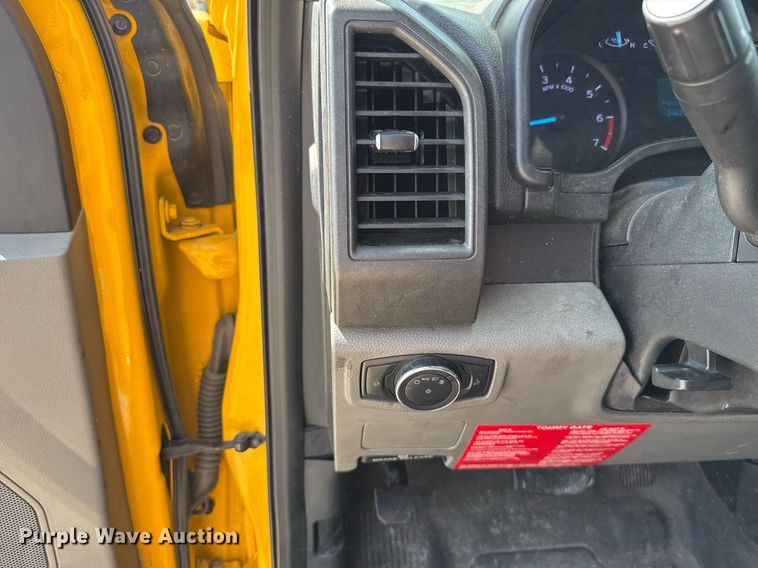 image for item EJ4774 2019 Ford F350 Super Duty utility bed pickup truck