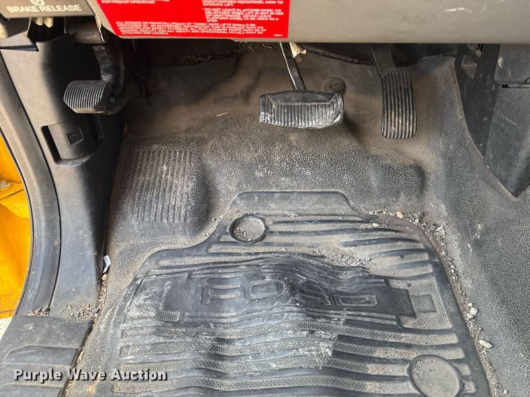 image for item EJ4774 2019 Ford F350 Super Duty utility bed pickup truck