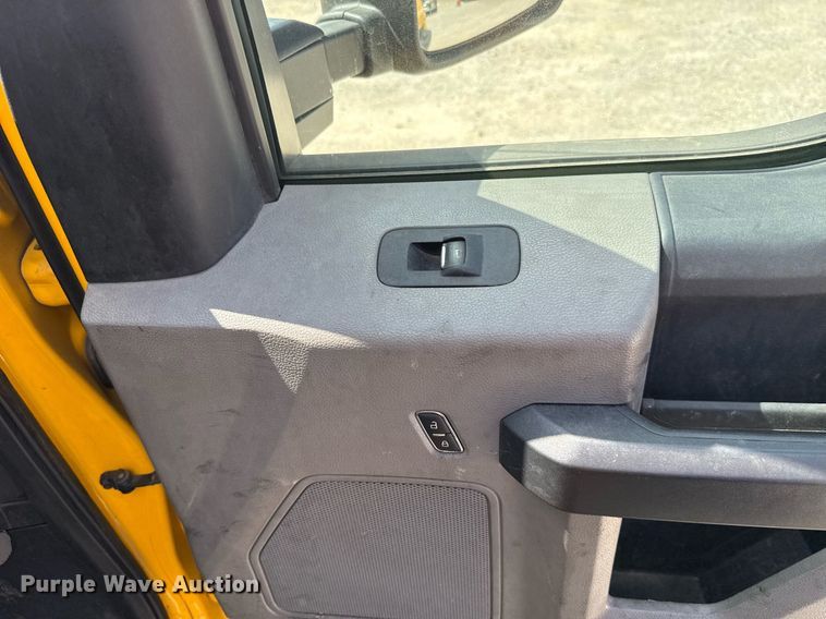 image for item EJ4774 2019 Ford F350 Super Duty utility bed pickup truck