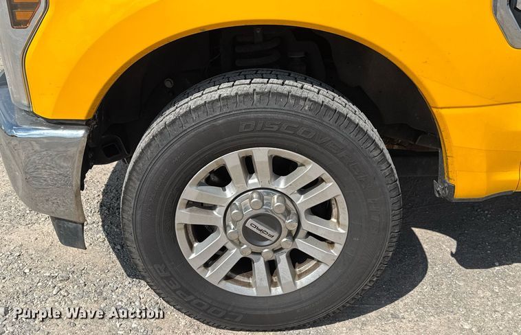 image for item EJ4774 2019 Ford F350 Super Duty utility bed pickup truck