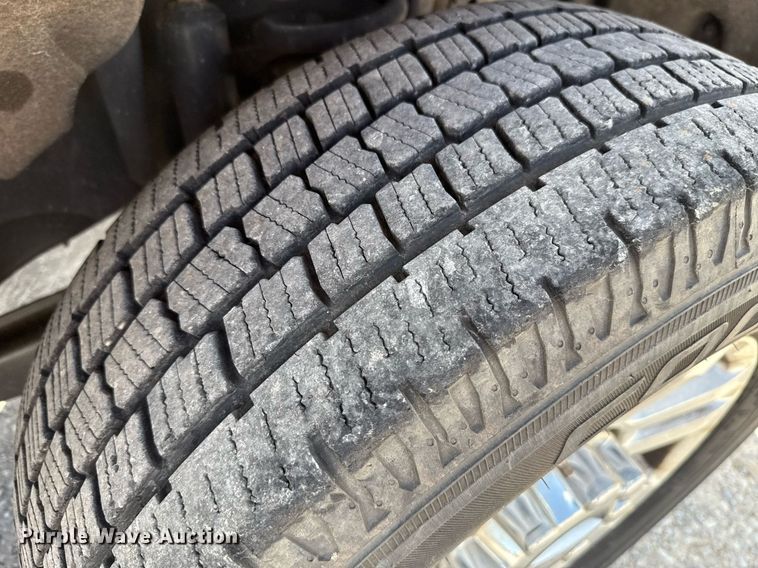 image for item EJ4774 2019 Ford F350 Super Duty utility bed pickup truck