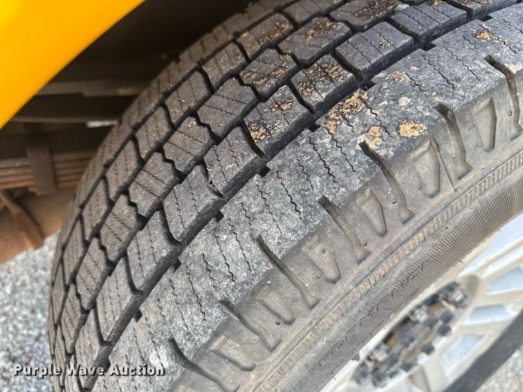 image for item EJ4774 2019 Ford F350 Super Duty utility bed pickup truck