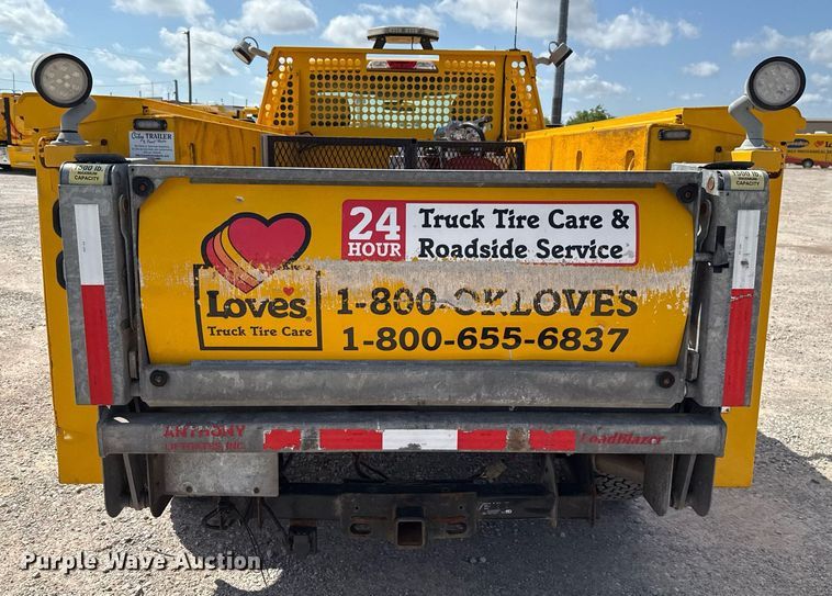 image for item EJ4775 2017 Ford F350 Super Duty utility bed pickup truck