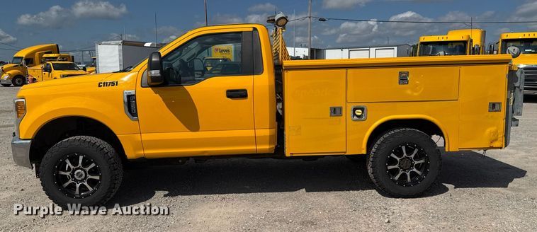 image for item EJ4775 2017 Ford F350 Super Duty utility bed pickup truck