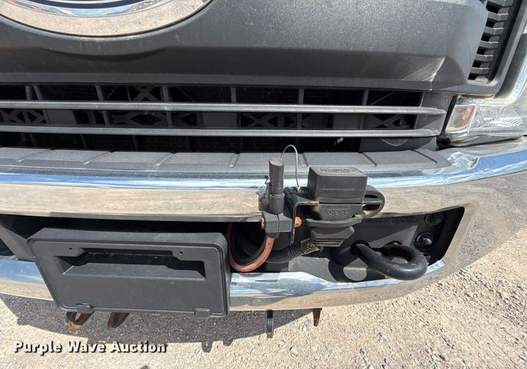 image for item EJ4775 2017 Ford F350 Super Duty utility bed pickup truck