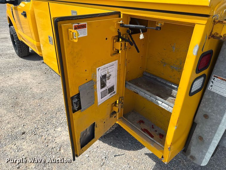 image for item EJ4775 2017 Ford F350 Super Duty utility bed pickup truck