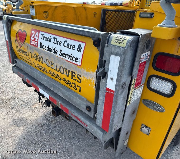 image for item EJ4775 2017 Ford F350 Super Duty utility bed pickup truck