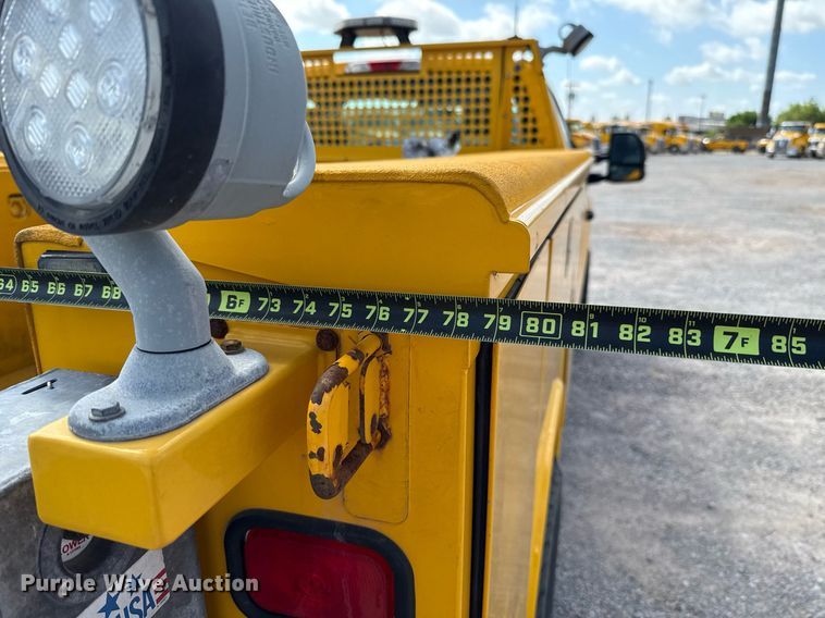 image for item EJ4775 2017 Ford F350 Super Duty utility bed pickup truck