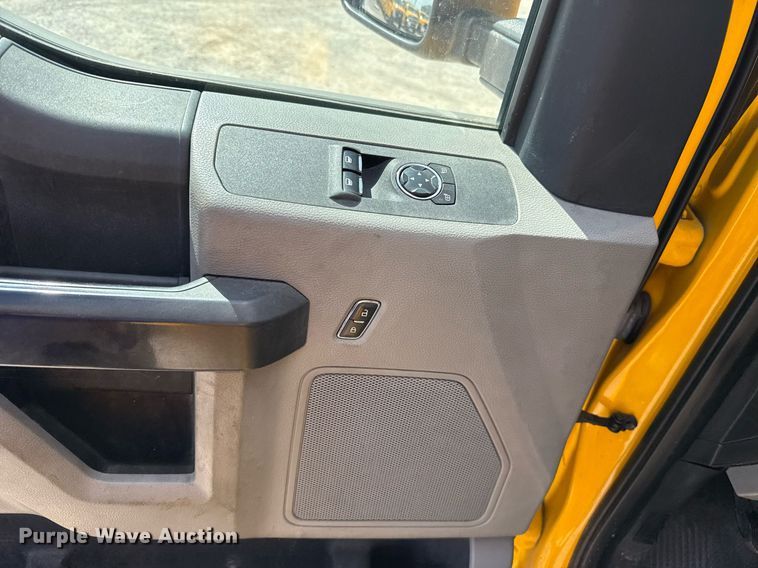 image for item EJ4775 2017 Ford F350 Super Duty utility bed pickup truck