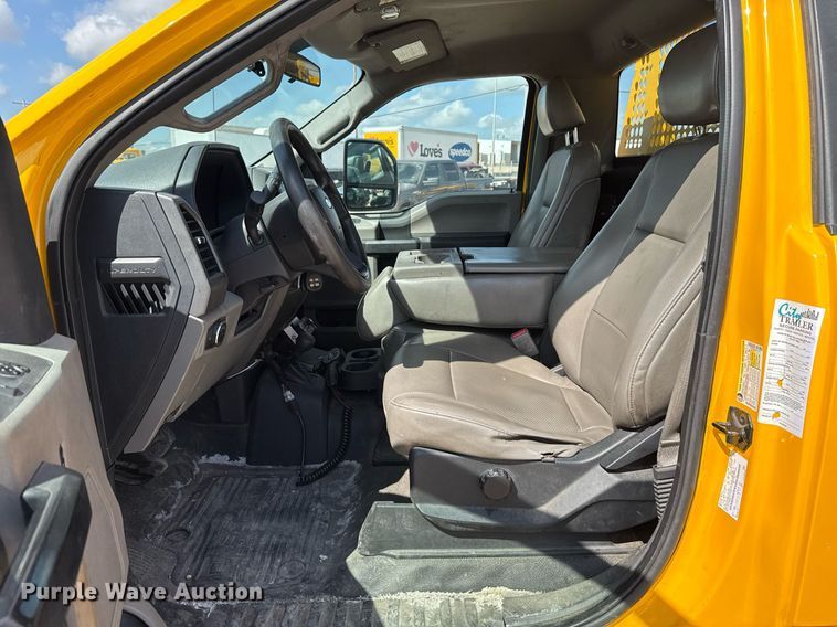 image for item EJ4775 2017 Ford F350 Super Duty utility bed pickup truck