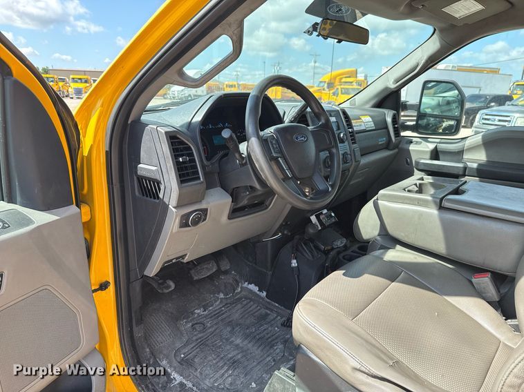 image for item EJ4775 2017 Ford F350 Super Duty utility bed pickup truck