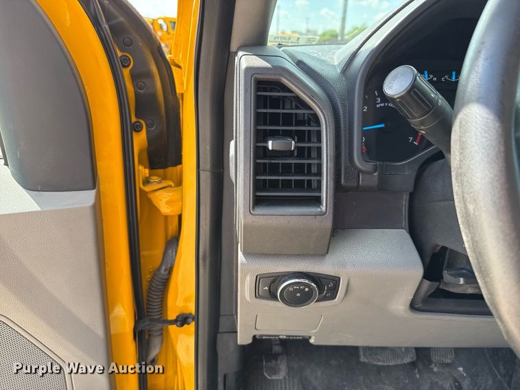 image for item EJ4775 2017 Ford F350 Super Duty utility bed pickup truck