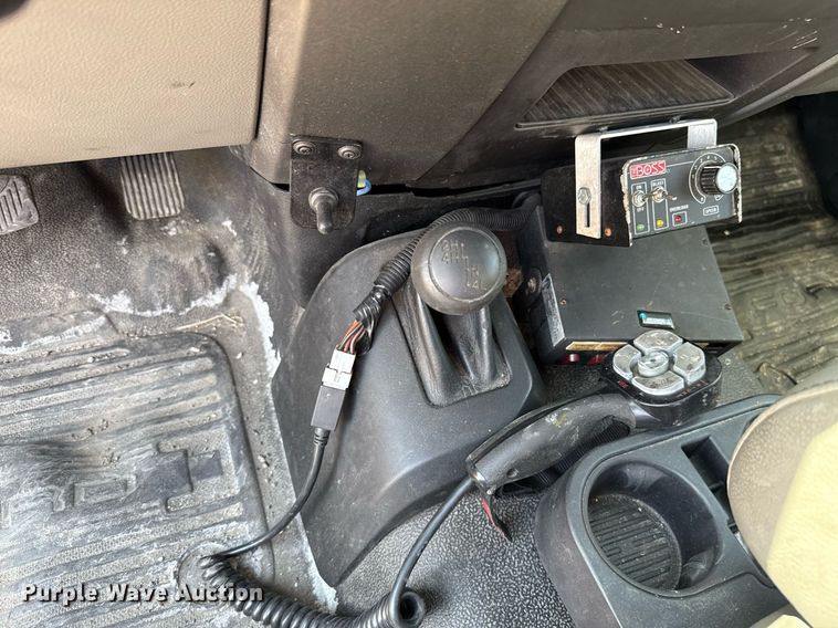 image for item EJ4775 2017 Ford F350 Super Duty utility bed pickup truck