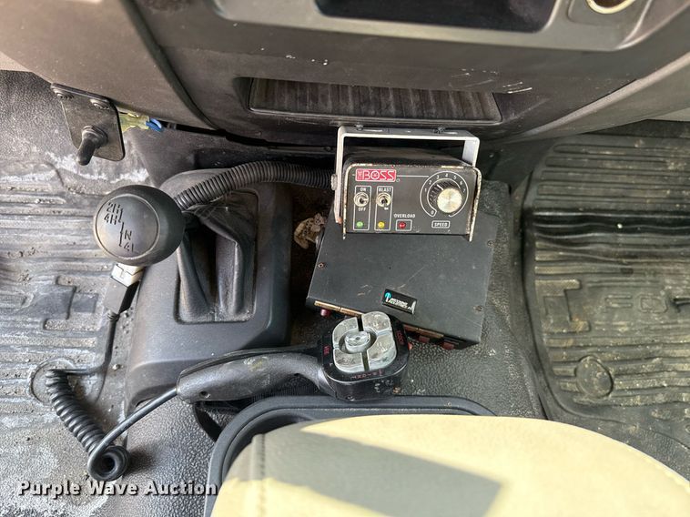 image for item EJ4775 2017 Ford F350 Super Duty utility bed pickup truck