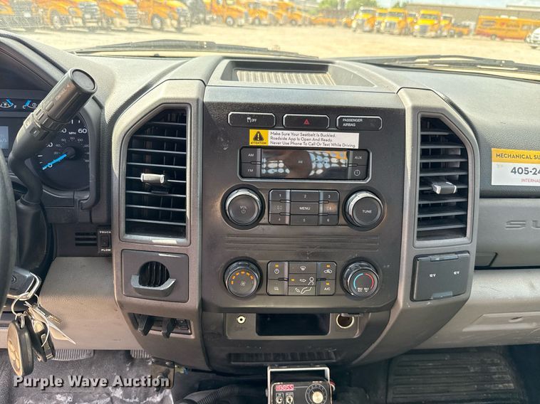 image for item EJ4775 2017 Ford F350 Super Duty utility bed pickup truck