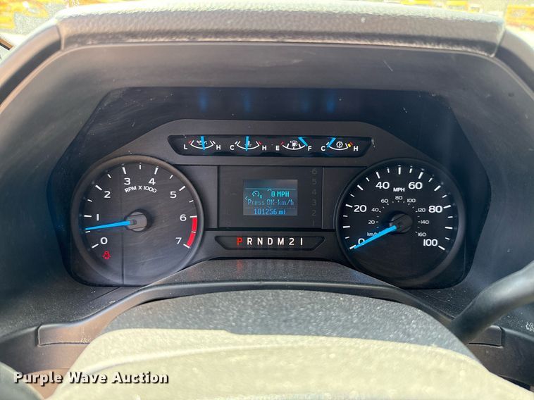 image for item EJ4775 2017 Ford F350 Super Duty utility bed pickup truck