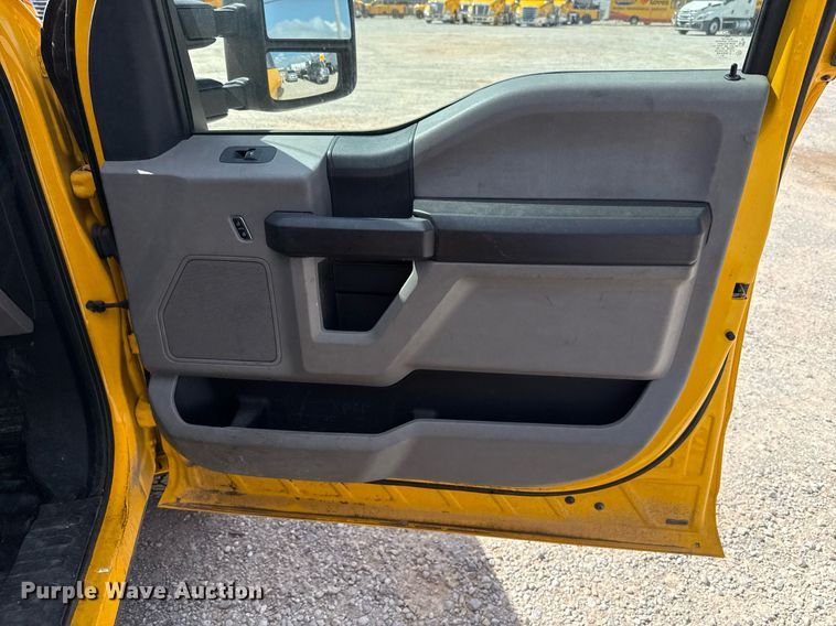 image for item EJ4775 2017 Ford F350 Super Duty utility bed pickup truck