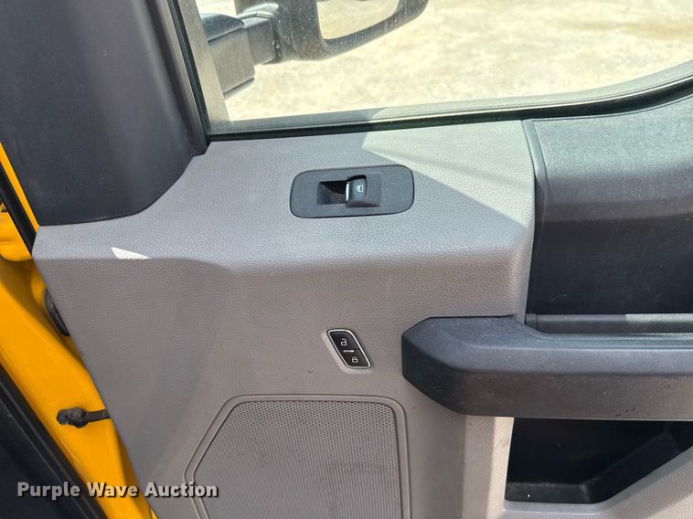 image for item EJ4775 2017 Ford F350 Super Duty utility bed pickup truck