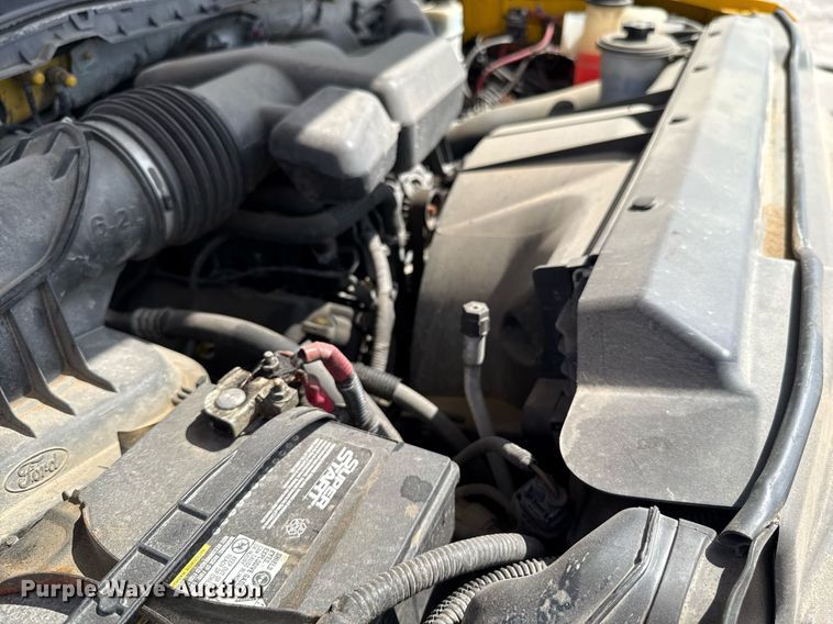 image for item EJ4775 2017 Ford F350 Super Duty utility bed pickup truck